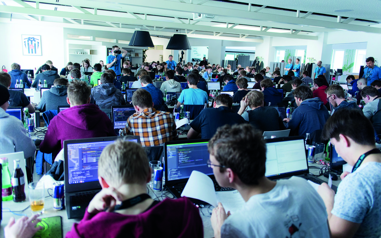 KNAPP Coding Contest: 2,5 Stunden Zeit, um eine knifflige Programmieraufgabe aus der Logistikpraxis zu lösen (c) KNAPP AG