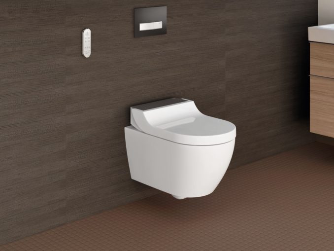 Toilette AquaClean Tuma PRT Geberin Eine intuitive Fernbedienung via Smartphone macht Geberit AquaClean zum Smart-WC. (c) Geberit