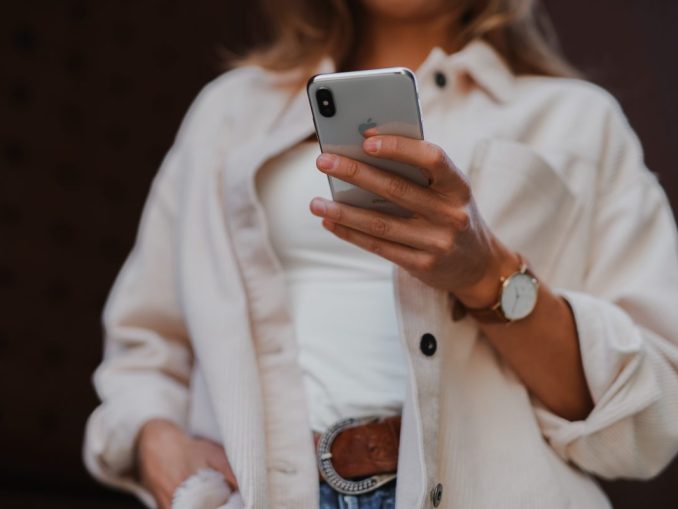 16_jenny-ueberberg-brfcpBfCebY-unsplash-2 Der Trend zu direkter, rund um die Uhr verfügbare On-Demand-Kommunikation wird immer wichtiger. (c) Unsplash