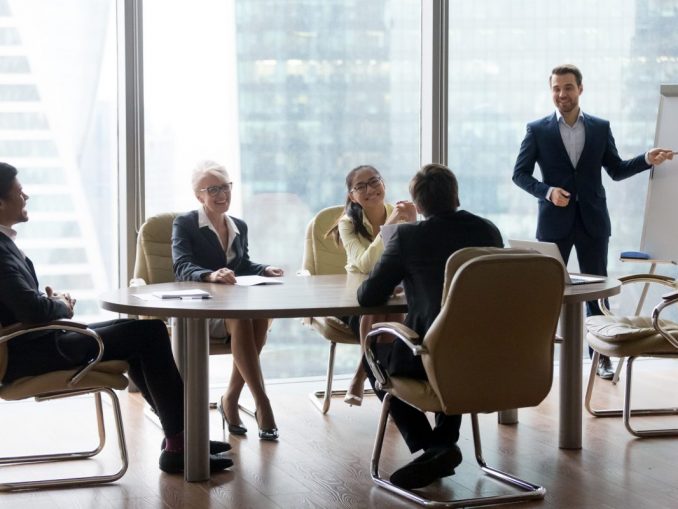 22_Fotolia_227135473_fizkes Unternehmen müssen sich überlegen, welche Kompetenzen ein erfolgreicher Agile Coach haben muss. (c) fizkes – Fotolia