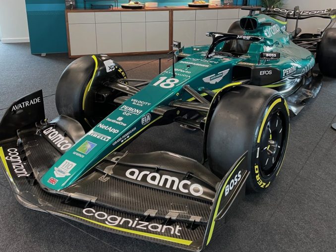 22_NetApp Großes Ziel der Partnerschaft zwischen NetApp und Aston Martin F1: Das Rennauto schneller machen. (c) Christof Baumgartner