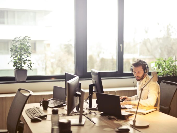 28_pexels-olly-845451 Mehr als ein Drittel der Unternehmen setzt für das Hosting von Datenbanken bereits komplett auf die Cloud. (c) Pexels