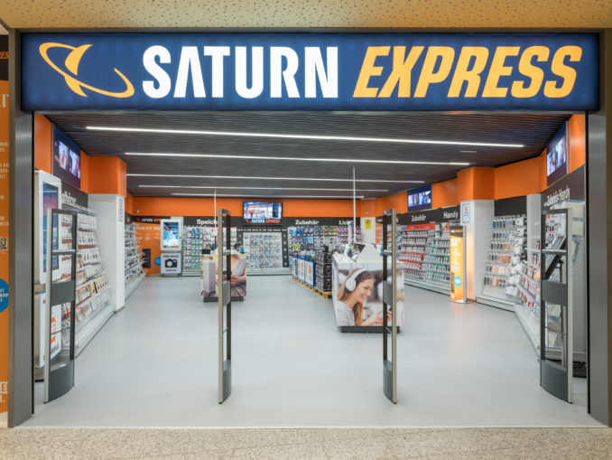 30_Sillpark - Saturn Express Bei Saturn Express in Innsbruck zahlt der Kunde nicht mehr an der Kassa, sondern per App auf dem Handy. (c) Saturn