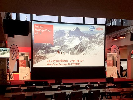 Fujitsu Storage Days Unter dem Motto "Die Gipfelstürmer – Over the Top" diskutierten die Experten von Fujitsu auf den diesjährigen Storage Days die Herausforderungen, Wege und beste Storage-Ausrüstung, mit denen Unternehmen den digitalen Wandel erfolgreich beschreiten können. (c) Fujitsu