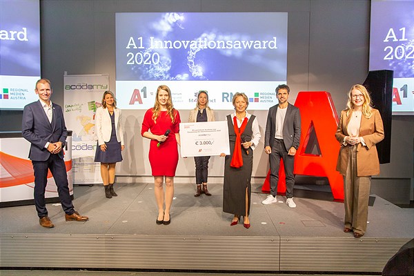 A1 Innovationsaward 2020 Martin Resel (A1 CCO Enterprise), Emilia Schützenhofer (fit4internet), Elisabeth Weißenböck (acodemy), Maria Jelenko-Benedikt (RMA), Anna Relle Stieger (acodemy), Michael Altrichter (Startup-Beauftragter des BMDW), Bundesministerin für Digitalisierung und Wirtschaftsstandort Margarete Schramböck. (c) A1/APA/Juhasz