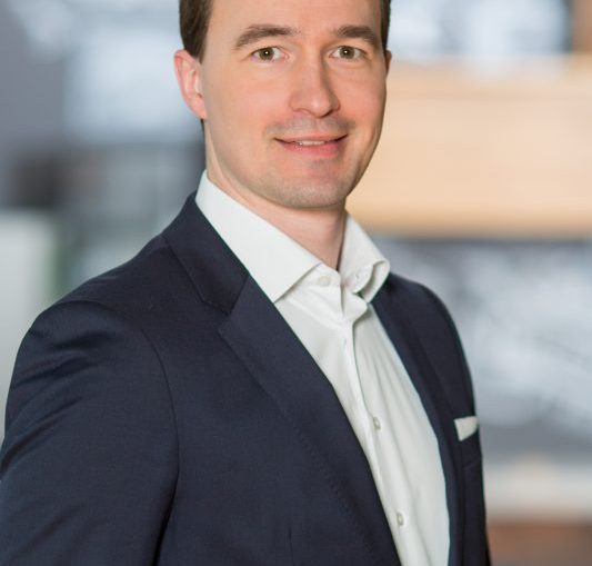 Accenture Hannes Mayrhofer Hannes Mayrhofer, Leiter Wachstum und Innovation bei Accenture in Österreich