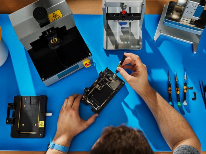 Apple-EU-Self-Service-repair-iPhone_big.jpg.medium_2x_w960_h628