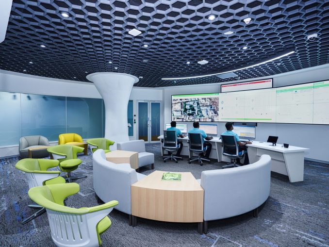 Bildquelle-Schneider-Electric-Energy-Command-Center-bei-Capgemini-in-Indien-scaled