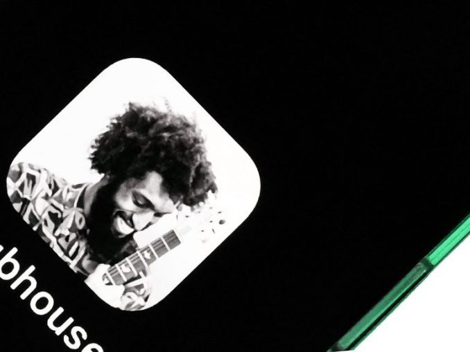 Clubhouse-Smartphone Datenschützer laufen seit langem Sturm gegen die App (c) CW