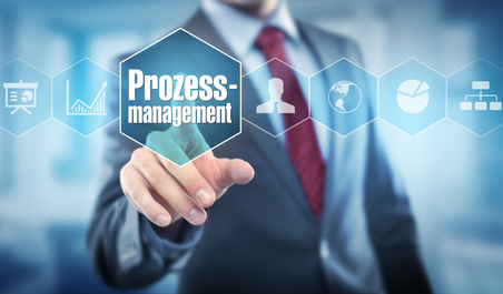 Prozess-Management Insbesondere klärt ams.process mining darüber auf, wie schnell und in welcher Qualität die Prozessbeteiligten die Auftragsdaten verarbeiten, die mit ihrer jeweiligen Arbeit einhergehen. (c) Fotolia/Coloures-Pic