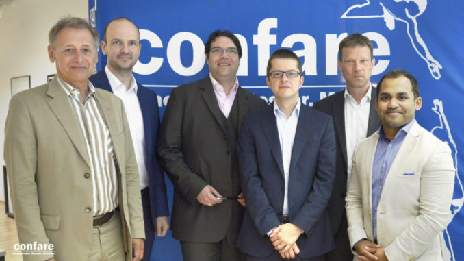 Die Teilnehmer des KI-Talks von links nach rechts: Robert Pucher (FH Technikum Wien), Helmut Waitzer (WOLF THEISS Rechtsanwälte), Michael Ghezzo (Confare), Clemens Wasner (EnliteAI), Bernd Schwarzer (EY Österreich) und Alin Kalam (Big Data Experte). (c) Confare