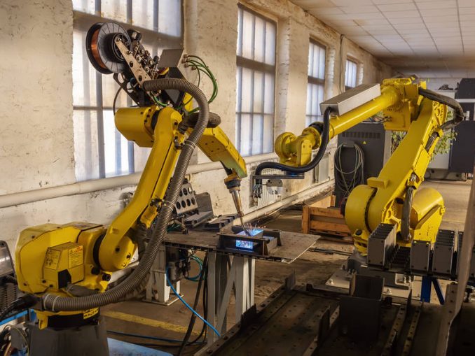 MIT-Social-Interaction-01_Roboter_w900_h600