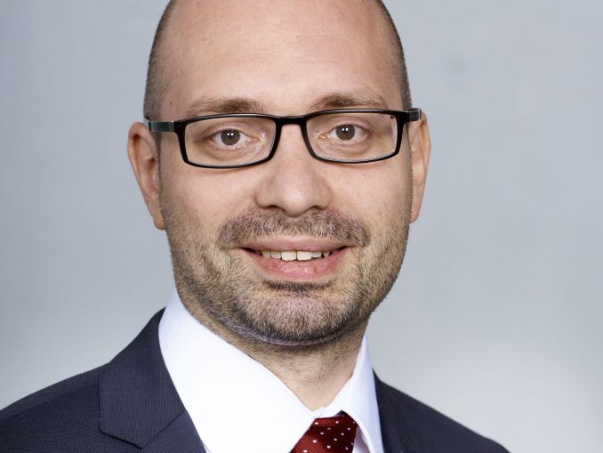 Markus Schwabeneder Markus Schwabeneder, Senior Consultant für IT-Analyse, Software-Test und Projektmanagement bei SEQIS.