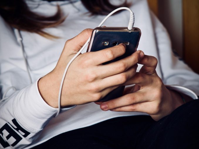 Mobile Mobile Apps für NAS-Systeme helfen bei der täglichen Organisation. (c) pixabay