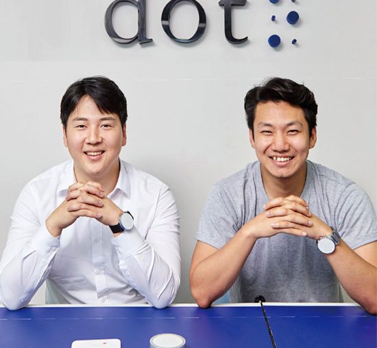 Team Dot CEO Eric Kim (links), CTO Ki Sung entwickeln Hightech-Lösungen für sehbehinderte und blinde Menschen.