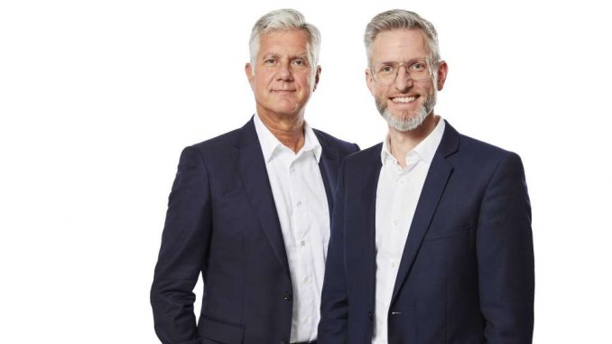 Ulrich Petry (Vorstand Deutsche Telefon Standard AG) und Thomas Muschalla (Vice President Sales NFON AG). (c) NFON AG