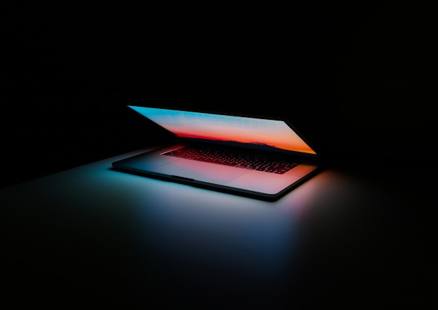ales-nesetril-Im7lZjxeLhg-unsplash Die wichtigste Erkenntnis ist der große strategische Vorteil, den SASE bei der Sicherung moderner, verteilter Netzwerke bietet. (c) Unsplash