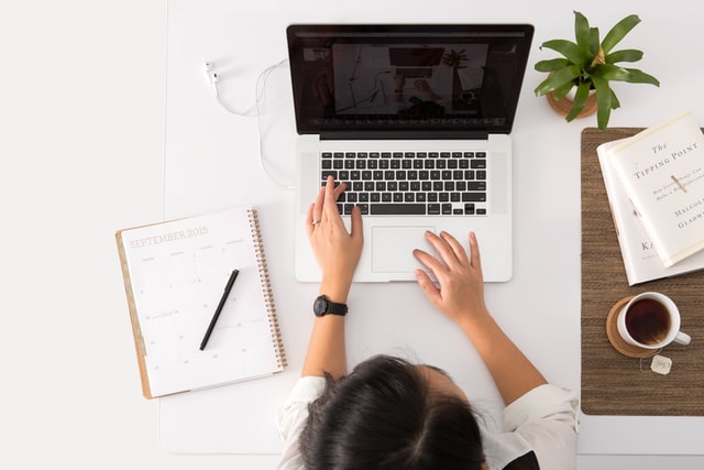 avel-chuklanov-DUmFLtMeAbQ-unsplash Cyberkriminelle werden versuchen, die große Zahl der weiterhin aus dem Homeoffice arbeitenden Mitarbeiter für sich zu nutzen. (c) Unsplash