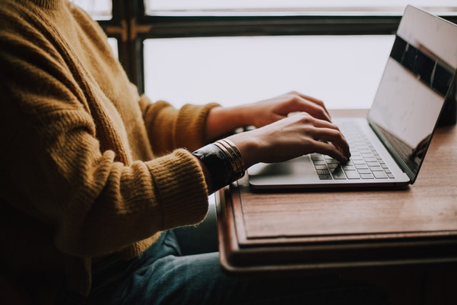 christin-hume-mfB1B1s4sMc-unsplash Auch bei der Umsetzung fast aller KI-Bereiche liegen die Unternehmen in Europa hinter denen in Amerika und Asien-Pazifik zurück. (c) Christin Hume – Unsplash