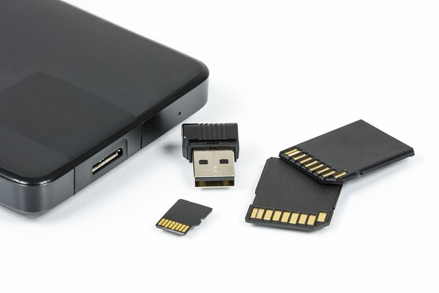 digital-data-carriers-gafecb5e19_640