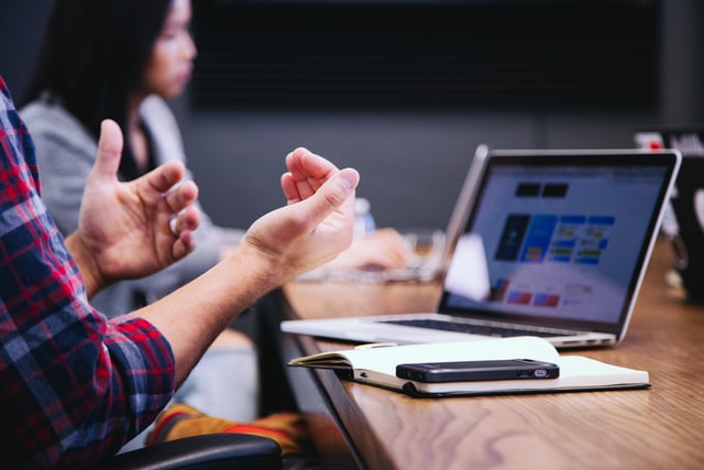 headway-5QgIuuBxKwM-unsplash Entwickler und Entwicklerinnen müssen in diesem Szenario keine Daten und Workloads an Dritte übertragen. (c) Unsplash