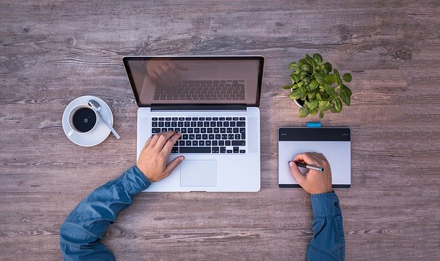 laptop-g2d45c8914_640 Die Lösung soll ab Januar 2022 weltweit über Hardware-as-a-Service-Abonnements verfügbar sein. (c) Pixabay