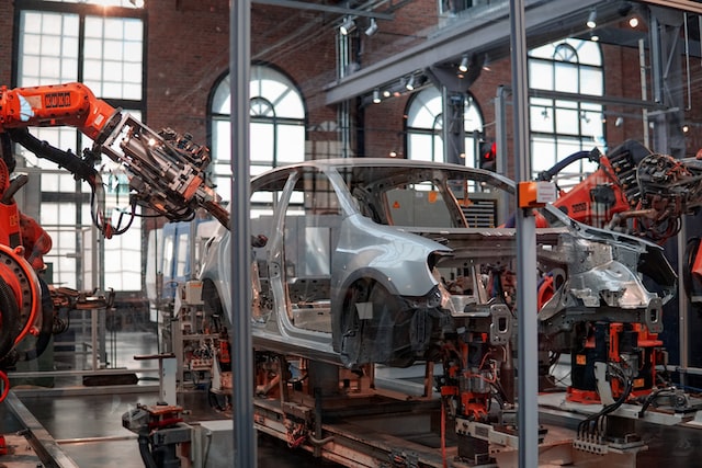 lenny-kuhne-jHZ70nRk7Ns-unsplash-3 Da unter anderem Fabriken zunehmend auf Robotik setzen, besteht ein größerer Bedarf an verteilter Rechenleistung. (c) Unsplash