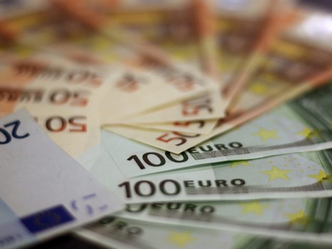 money-1033647_1920