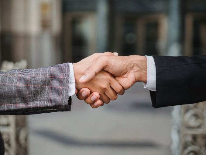 pexels-ketut-subiyanto-4963437 Kunden sollen von einer breiteren Palette an IT-Lösungen und einem erweiterten Serviceangebot profitieren. (c) Pexels