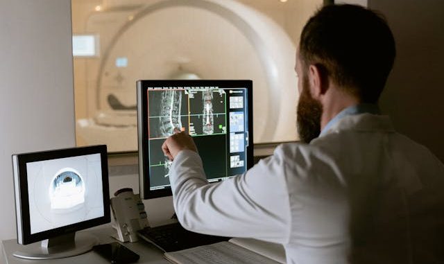 65 Prozent der Befragten äußern Vorbehalte gegenüber KI aufgrund von Bedenken in Bezug auf Regulierung, Datenschutz und qualifizierte Arbeitskräfte. (c) Pexels