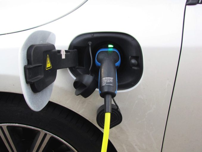 plug-in- (Joenomias) Menno de Jong auf Pixabay Neben der Förderung des Klimatickets oder der City-Bike-Linz-Initiative plant Fabasoft den Ausbau der E-Ladestationen. (c) (Joenomias) Menno de Jong / Pixabay
