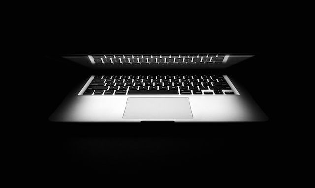 Für das Jahr 2021 konnte das FBI einen Gesamtschaden von 2,4 Milliarden US-Dollar durch die Kompromittierung von Geschäfts-E-Mails ermitteln. (c) Unsplash