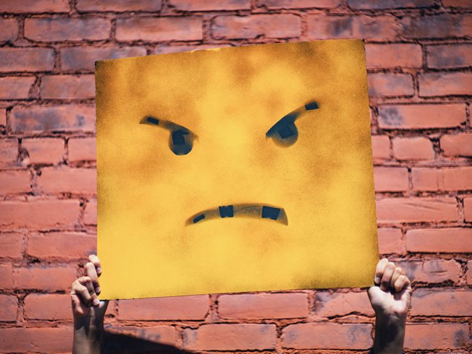 sad_angry_unhappy_frustrated_hands-holding-sign_andre-hunter-350301-unsplash-100759438-orig