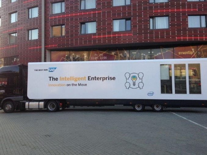 sap-intelligent-truck Der intelligente Truck von SAP ist noch bis Juli 2019 auf Tour und wird in 17 europäische Länder reisen. (c) SAP