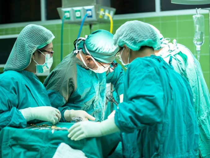 surgery-1822458_1280