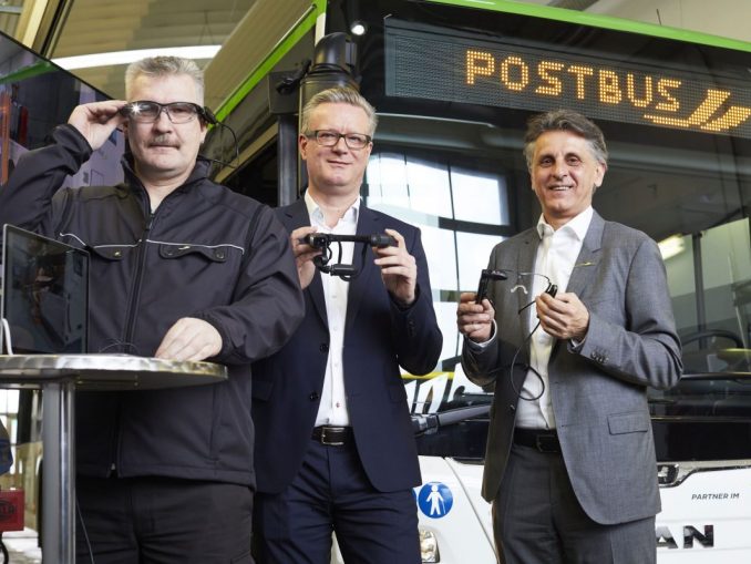 techniker_riedl_koller800KB Smart Glass für Abnahmeprozesse: Live-Demo und Keynote von ÖBB