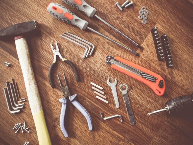 tools-864983_1920